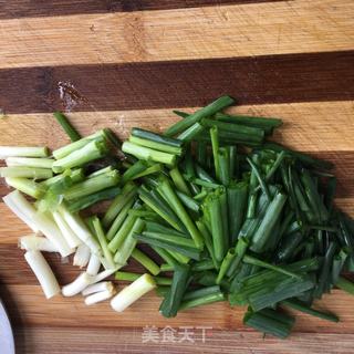 清蒸鲈鱼的做法步骤：2