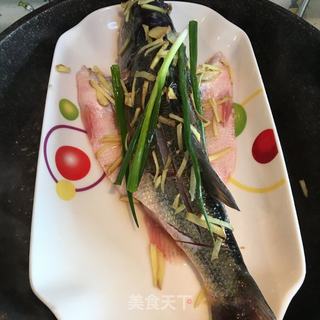 清蒸鲈鱼的做法步骤：3