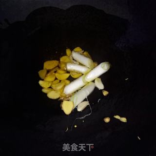 川香炖鱼贴饼的做法步骤:2