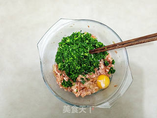 荠菜鲜肉春卷的做法步骤:5
