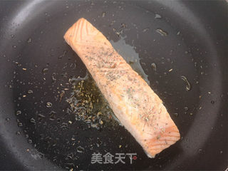 香煎三文鱼的做法步骤:6