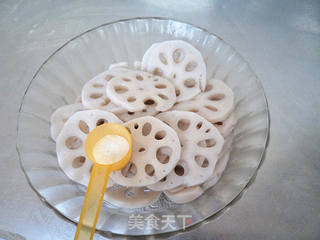 莲藕拌香菜的做法步骤:4
