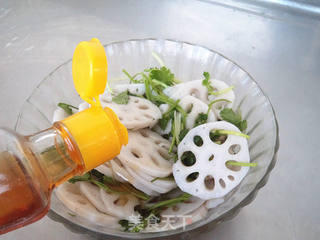 莲藕拌香菜的做法步骤:7