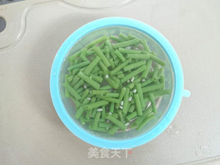 鸡肉炒豇豆的做法步骤:5