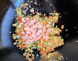 虾仁小米炒饭的做法步骤:11