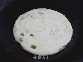 葱油饼的做法步骤:12