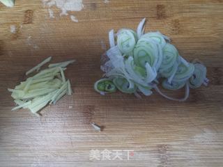 番茄汁大虾的做法步骤:2