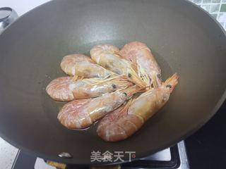 番茄汁大虾的做法步骤:3
