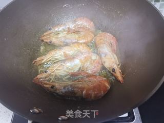 番茄汁大虾的做法步骤:4