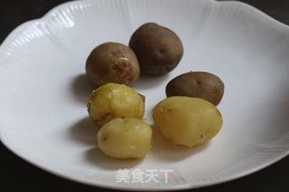 锅巴小土豆的做法步骤：2