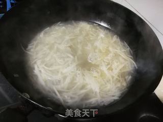 鸡蛋泡鲞菠菜面的做法步骤：6