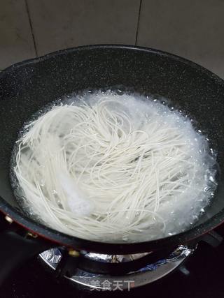 菌菇汤面的做法步骤:4