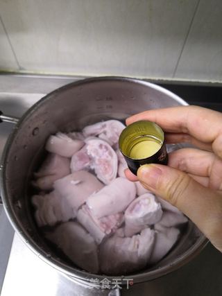 猪蹄炖山药的做法步骤:2