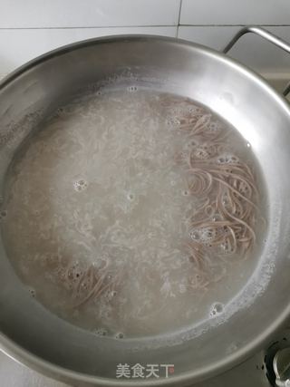 芝麻酱凉拌荞麦面的做法步骤:6