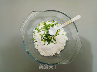 葱香鸡蛋软饼的做法步骤:3