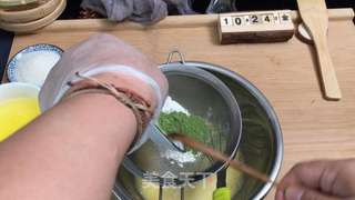 第四个抹茶味食谱--抹茶舒芙蕾松饼(无泡打粉版)的做法步骤:2