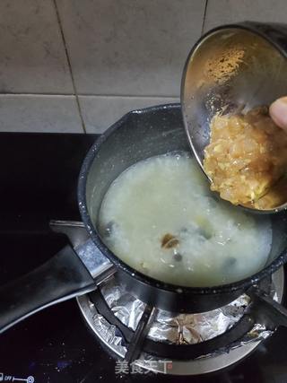滑鸡皮蛋粥的做法步骤:7