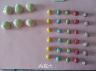 彩虹螺旋豆沙酥的做法步骤:2