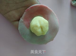 彩虹螺旋豆沙酥的做法步骤:11