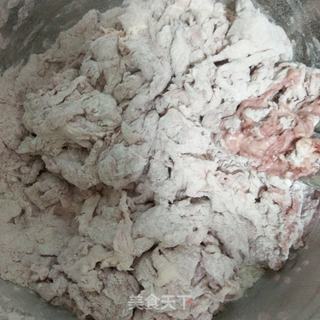红玫瑰花卷的做法步骤:3