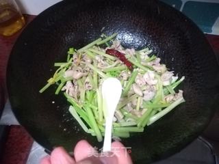 #清肠食谱#香芹炒鸭肠的做法步骤:13