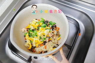 12个月以上三文鱼炒饭的做法步骤:7