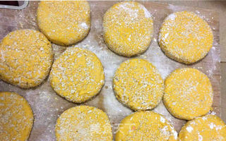 外酥里糯的南瓜饼,好吃又营养的做法步骤:6