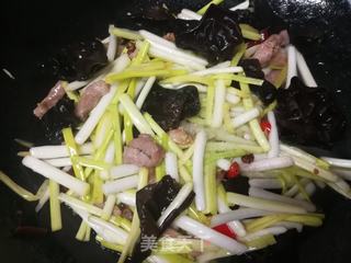 蒜黄木耳炒肉丝的做法步骤:12