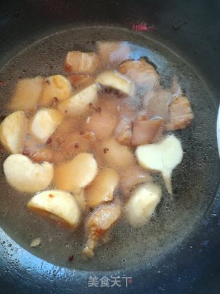慈菇烧肉的做法步骤:7