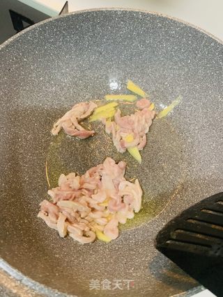 大葱炒肉丝的做法步骤：3