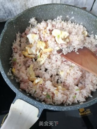 鸡蛋海鲜炒饭的做法步骤：5