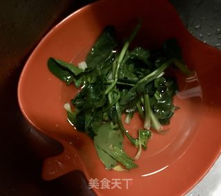 海参鲜虾菠菜粥的做法步骤：3