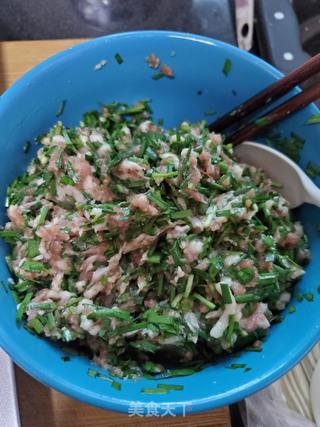 韭菜肉馅煎饺的做法步骤:4