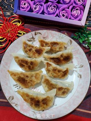 韭菜肉馅煎饺的做法步骤:12