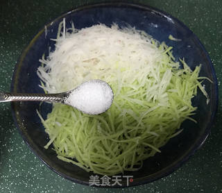 萝卜丝杂粮饼的做法步骤:2