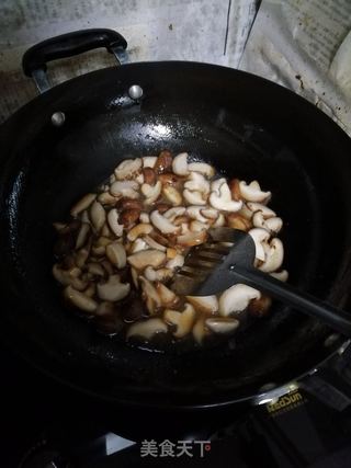 香菇烧白菜的做法步骤：2