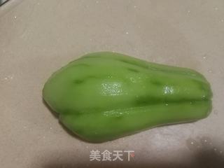 虾皮炒佛手瓜丝的做法步骤：2