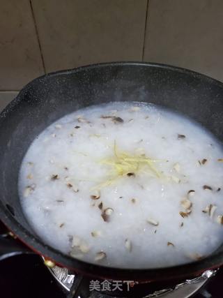 香菇鸡粒粥的做法步骤:8