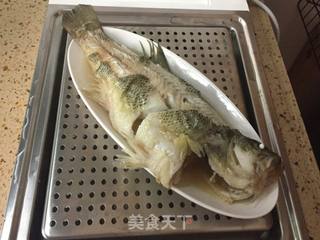 蒸鱼的最佳方法,简单5步别搞错,这样做出来的鱼肉鲜嫩又不腥的做法步骤:4