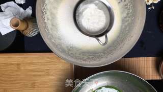 第七个抹茶味食谱,抹茶熔岩流心小蛋糕,心太软,口感爆赞!的做法步骤:5