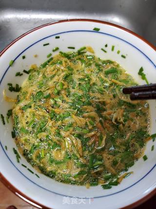 香煎韭菜虾皮蛋饼的做法步骤:4