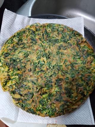 香煎韭菜虾皮蛋饼的做法步骤:9