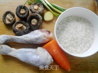 香菇腊鸡腿焖饭的做法步骤：1