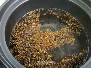 桂花杂粮熟谷米粥的做法步骤:2