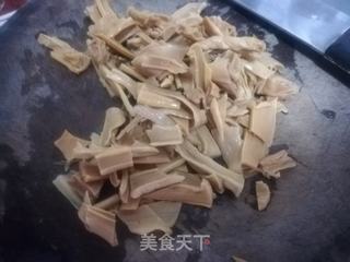 笋干煲鸭汤的做法步骤：2