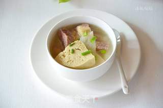 竹荪冻豆腐牛腩汤的做法步骤：9