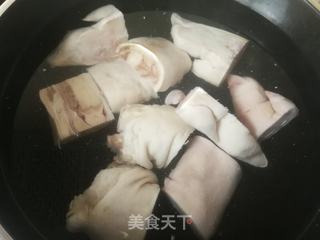 香辣烤猪蹄的做法步骤:2