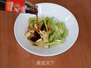 清蒸鲈鱼的做法步骤:4