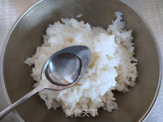 肉松寿司饭团的做法步骤:2