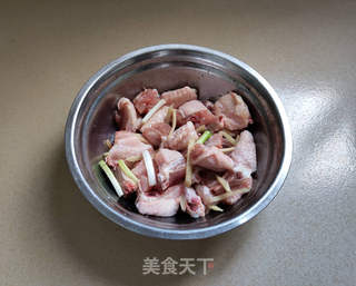香辣酱蒸鸡翅的做法步骤:3